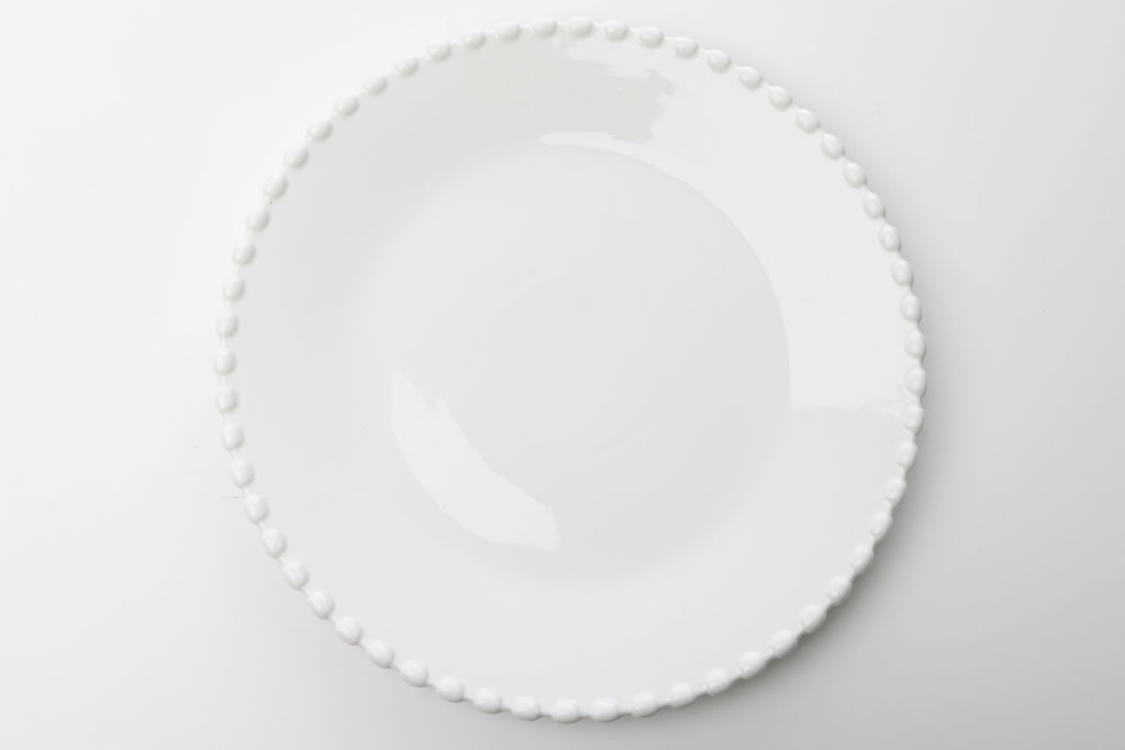 CERAMIC WHITE CHARGER $4.00