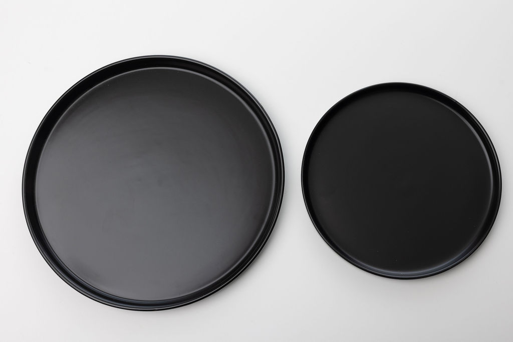 BLACK DINNER PLATE $2.00