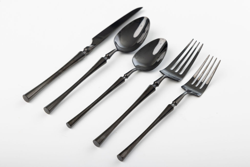 ROMINA SHINY BLACK $1.50